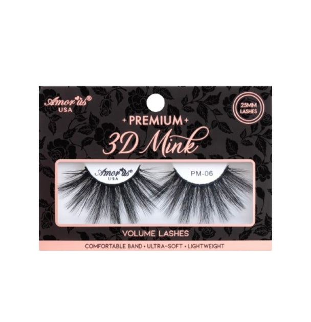 A pair of 3d mink false eyelashes in a cute packaging box.