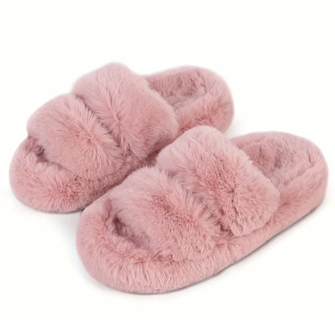 PINK FAUX FUR SLIPPERS