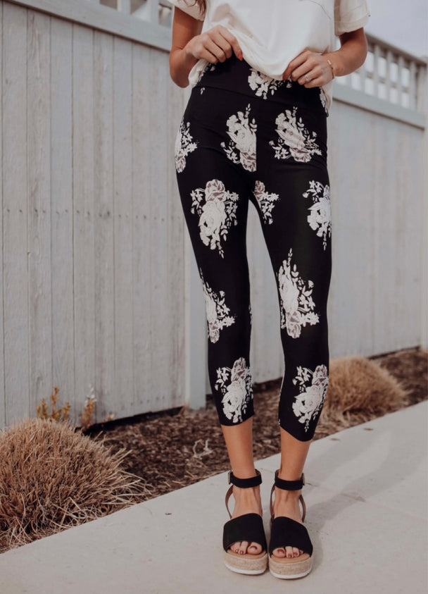 Black and white print floral capri leggings for yoga, workout or lounging.